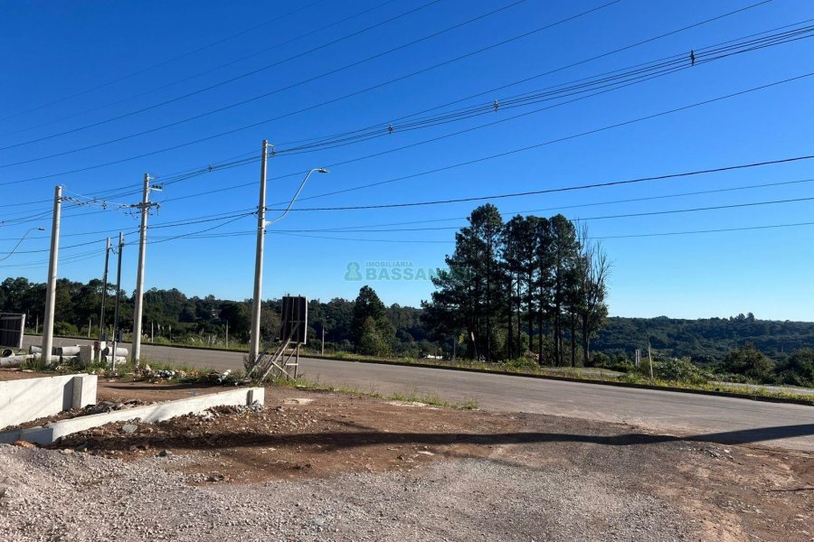 Pavilhão com 4409m², no bairro Distrito Industrial em Caxias do Sul para Alugar