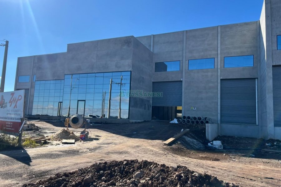 Pavilhão com 4409m², no bairro Distrito Industrial em Caxias do Sul para Alugar