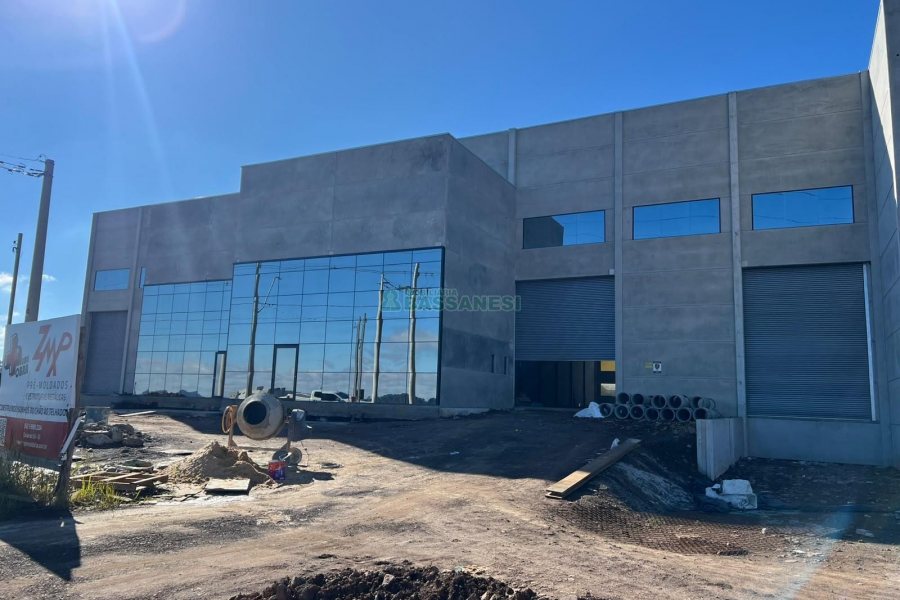 Pavilhão com 4409m², no bairro Distrito Industrial em Caxias do Sul para Alugar