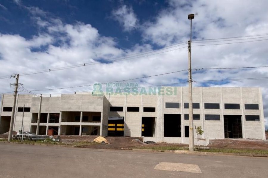 Pavilhão com 4409m², no bairro Distrito Industrial em Caxias do Sul para Alugar