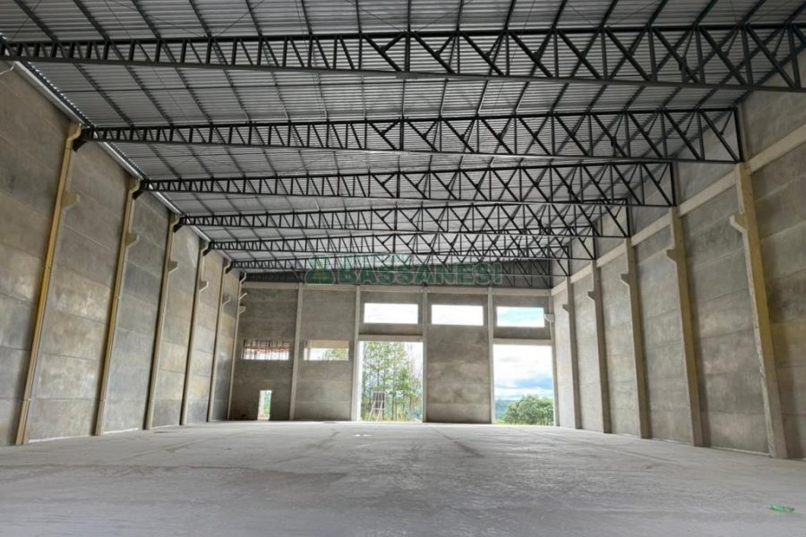Pavilhão com 4409m², no bairro Distrito Industrial em Caxias do Sul para Alugar