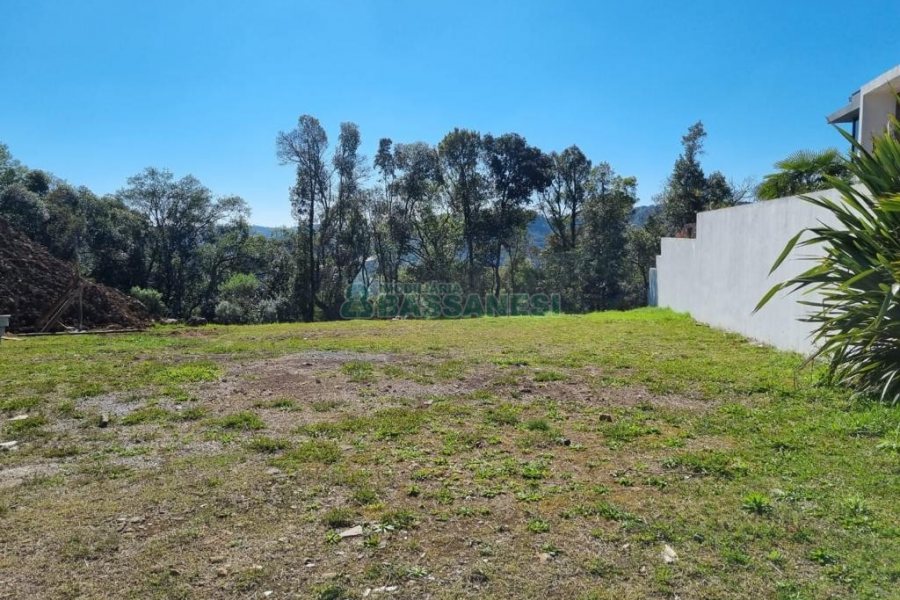 Terreno, no bairro Nossa Senhora da Saúde em Caxias do Sul para Comprar