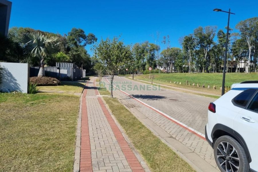 Terreno, no bairro Nossa Senhora da Saúde em Caxias do Sul para Comprar