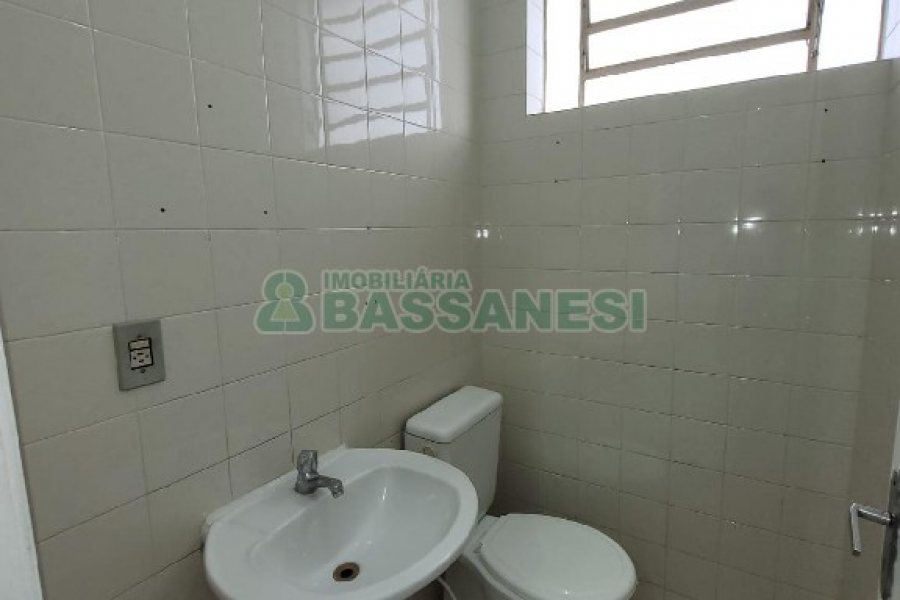 Sala com 80m², no bairro Lourdes em Caxias do Sul para Alugar