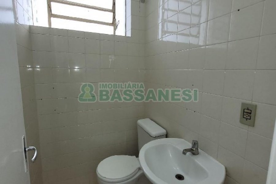 Sala com 80m², no bairro Lourdes em Caxias do Sul para Alugar