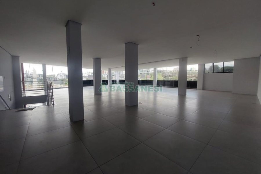 Sobreloja com 970m², no bairro Cinqüentenário em Caxias do Sul para Alugar