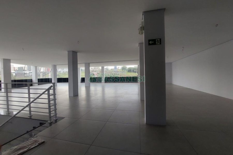 Sobreloja com 970m², no bairro Cinqüentenário em Caxias do Sul para Alugar