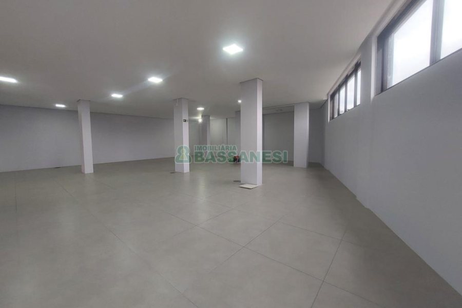 Sobreloja com 970m², no bairro Cinqüentenário em Caxias do Sul para Alugar