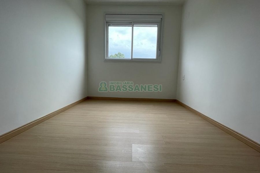 Apartamento com 56m², 2 dormitórios, 1 vaga, no bairro Cidade Nova em Caxias do Sul para Alugar