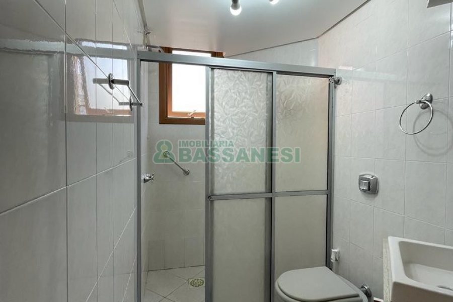 Apartamento com 260m², 3 dormitórios, 2 vagas, no bairro São Pelegrino em Caxias do Sul para Alugar