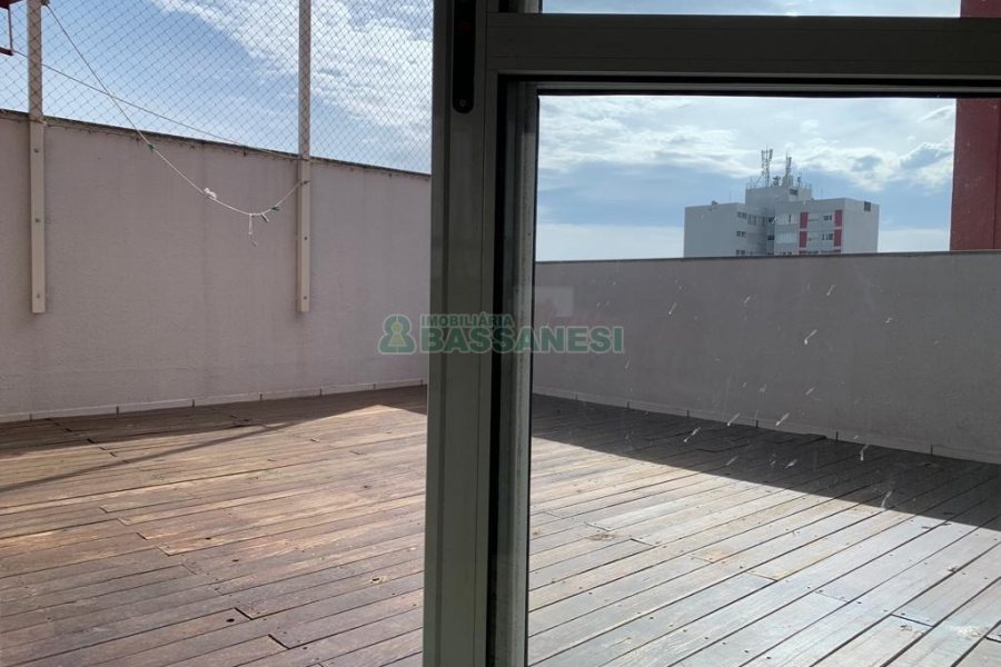 Apartamento com 260m², 3 dormitórios, 2 vagas, no bairro São Pelegrino em Caxias do Sul para Alugar