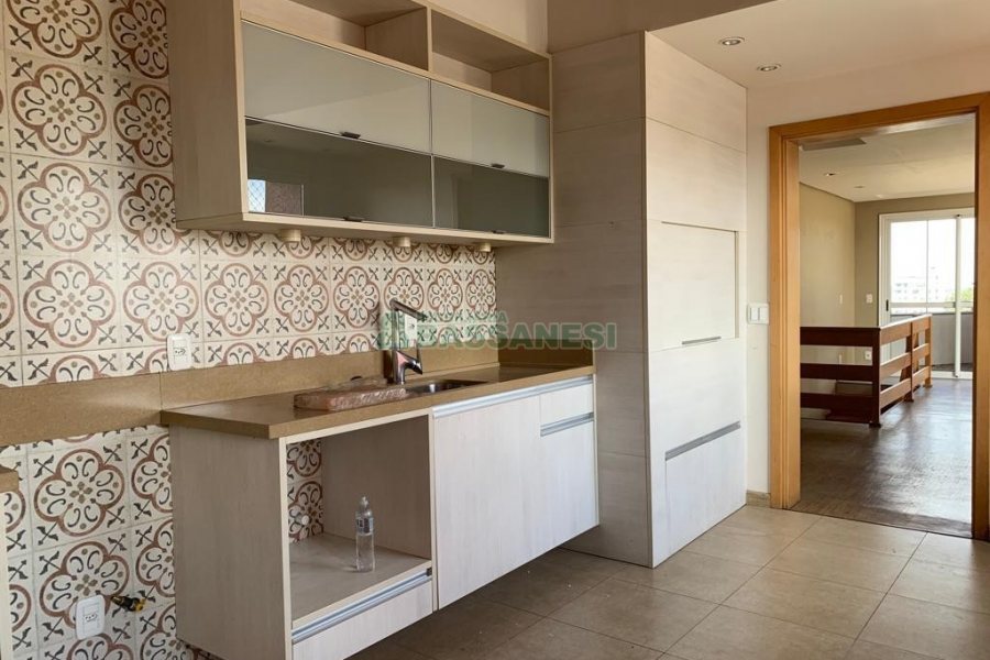 Apartamento com 260m², 3 dormitórios, 2 vagas, no bairro São Pelegrino em Caxias do Sul para Alugar