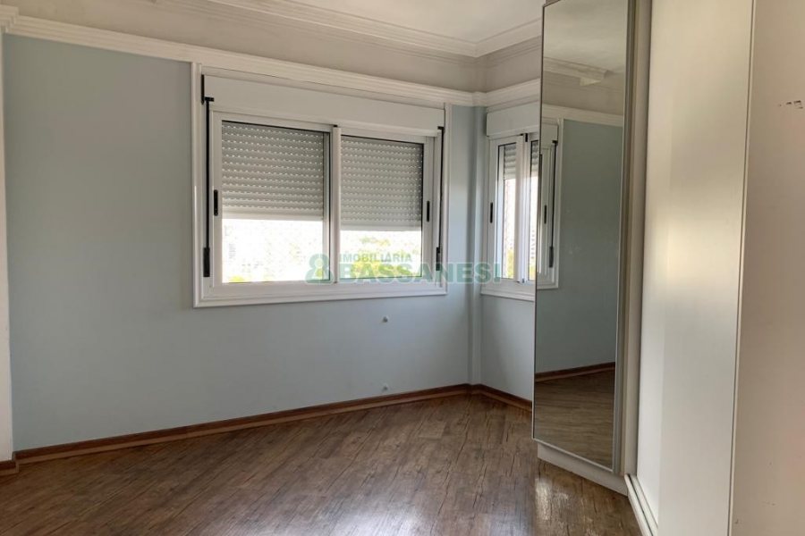 Apartamento com 260m², 3 dormitórios, 2 vagas, no bairro São Pelegrino em Caxias do Sul para Alugar