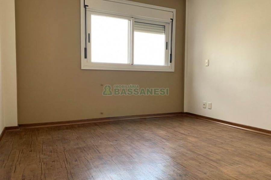Apartamento com 260m², 3 dormitórios, 2 vagas, no bairro São Pelegrino em Caxias do Sul para Alugar