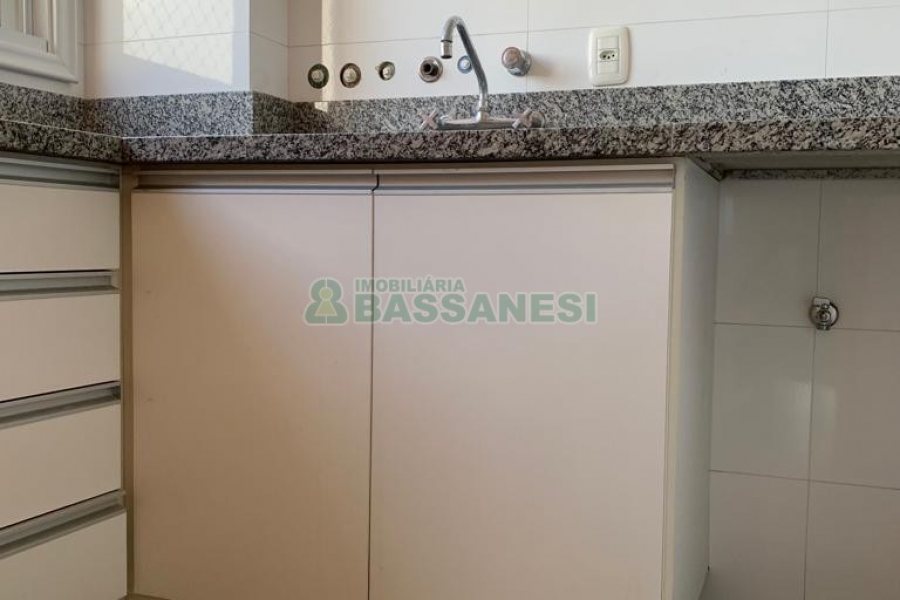 Apartamento com 260m², 3 dormitórios, 2 vagas, no bairro São Pelegrino em Caxias do Sul para Alugar