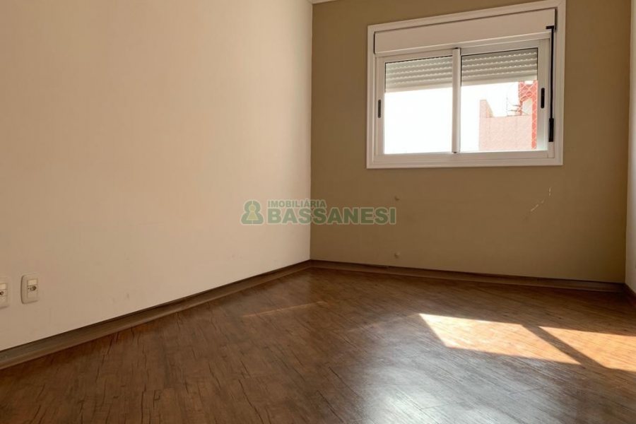 Apartamento com 260m², 3 dormitórios, 2 vagas, no bairro São Pelegrino em Caxias do Sul para Alugar