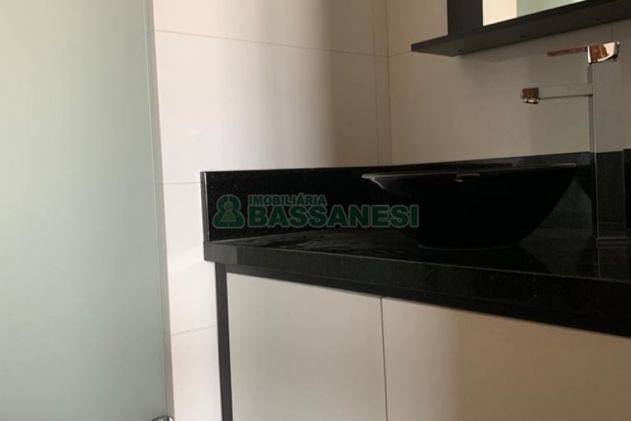 Apartamento com 260m², 3 dormitórios, 2 vagas, no bairro São Pelegrino em Caxias do Sul para Alugar