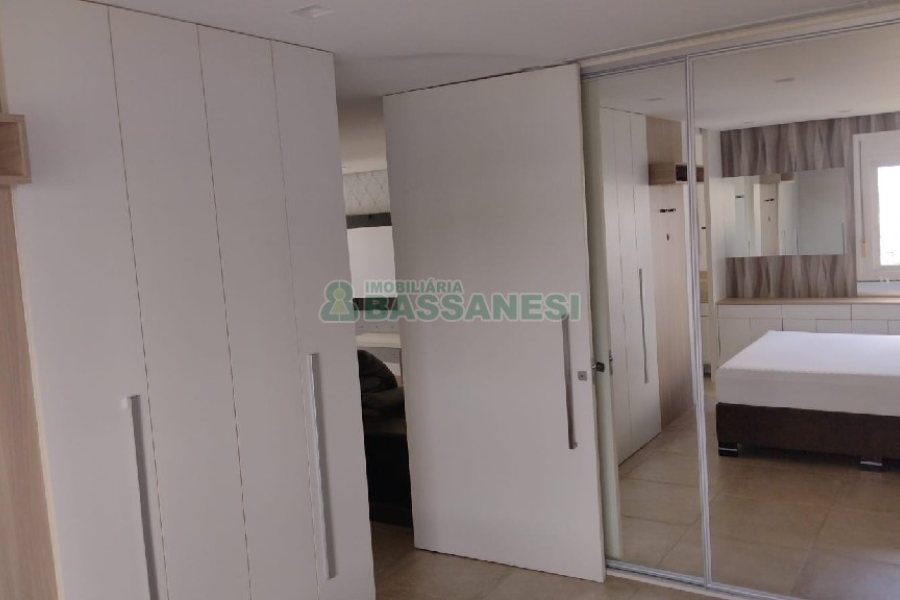 Apartamento com 83m², 1 dormitório, 1 vaga, no bairro Panazzolo em Caxias do Sul para Comprar