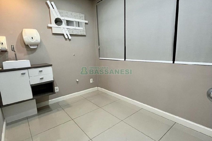 Sala com 52m², no bairro Centro em Caxias do Sul para Comprar