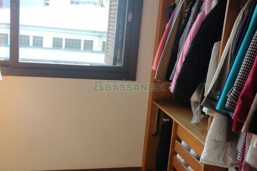 Apartamento com 263m², 4 dormitórios, 2 vagas, no bairro Centro em Caxias do Sul para Comprar