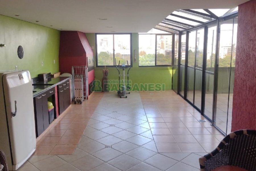 Apartamento com 263m², 4 dormitórios, 2 vagas, no bairro Centro em Caxias do Sul para Comprar