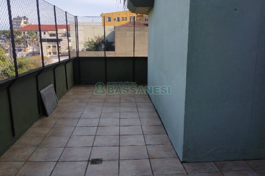 Apartamento com 263m², 4 dormitórios, 2 vagas, no bairro Centro em Caxias do Sul para Comprar
