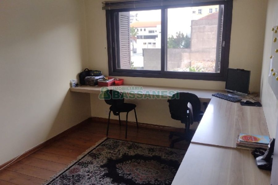 Apartamento com 263m², 4 dormitórios, 2 vagas, no bairro Centro em Caxias do Sul para Comprar