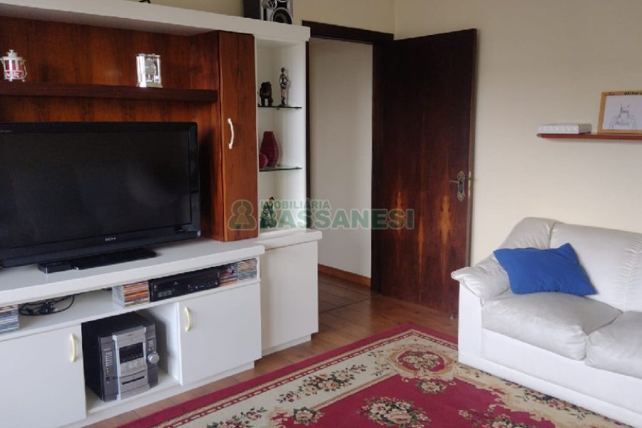 Apartamento com 263m², 4 dormitórios, 2 vagas, no bairro Centro em Caxias do Sul para Comprar