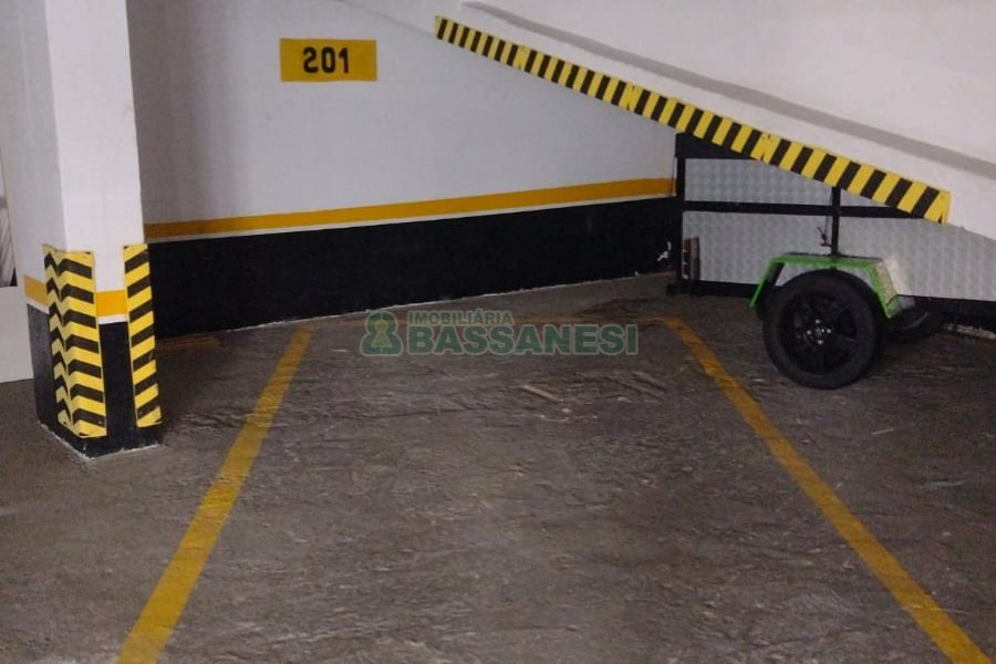 Apartamento com 263m², 4 dormitórios, 2 vagas, no bairro Centro em Caxias do Sul para Comprar