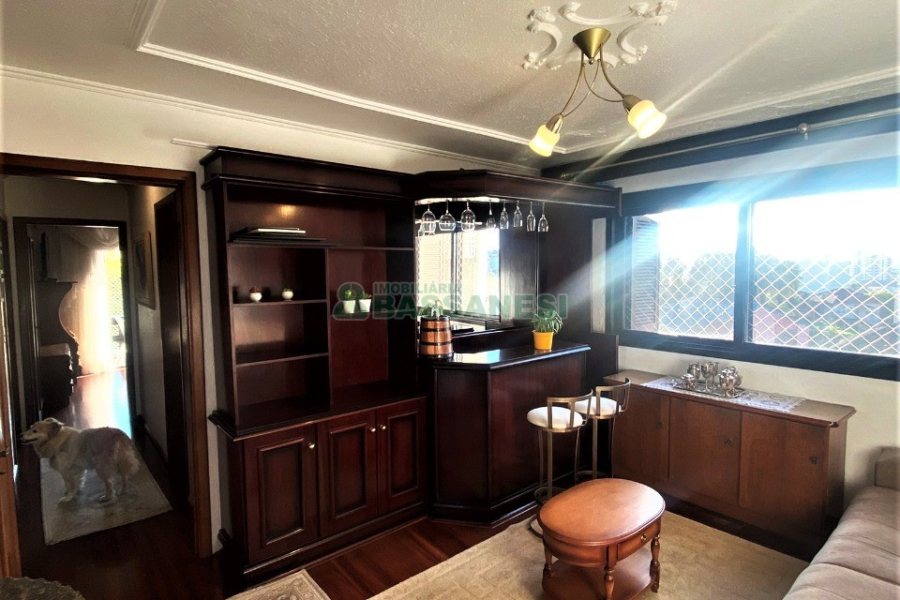 Apartamento com 223m², 4 dormitórios, 3 vagas, no bairro Marechal Floriano em Caxias do Sul para Comprar