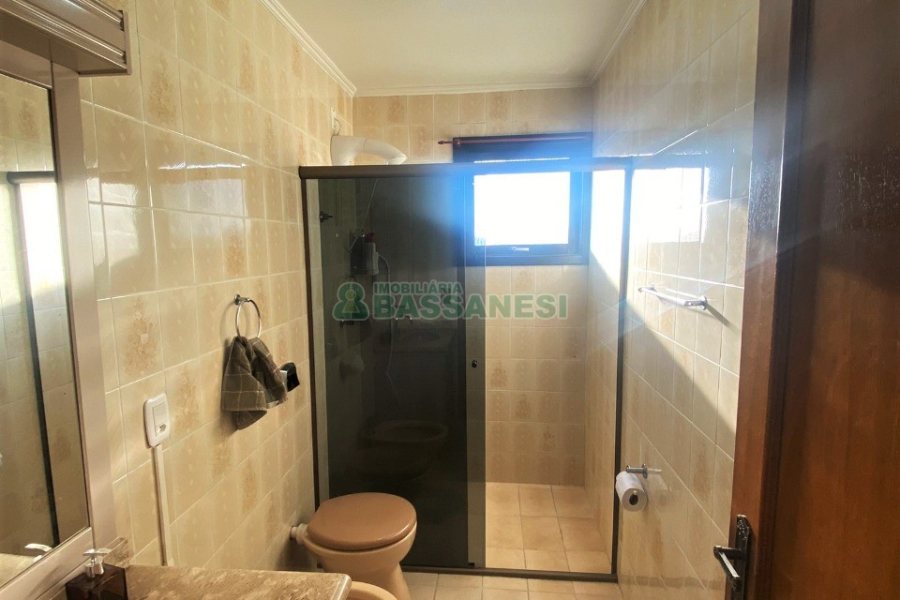 Apartamento com 223m², 4 dormitórios, 3 vagas, no bairro Marechal Floriano em Caxias do Sul para Comprar