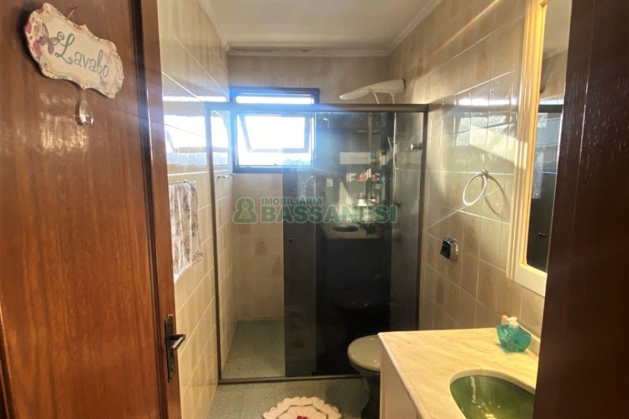 Apartamento com 223m², 4 dormitórios, 3 vagas, no bairro Marechal Floriano em Caxias do Sul para Comprar