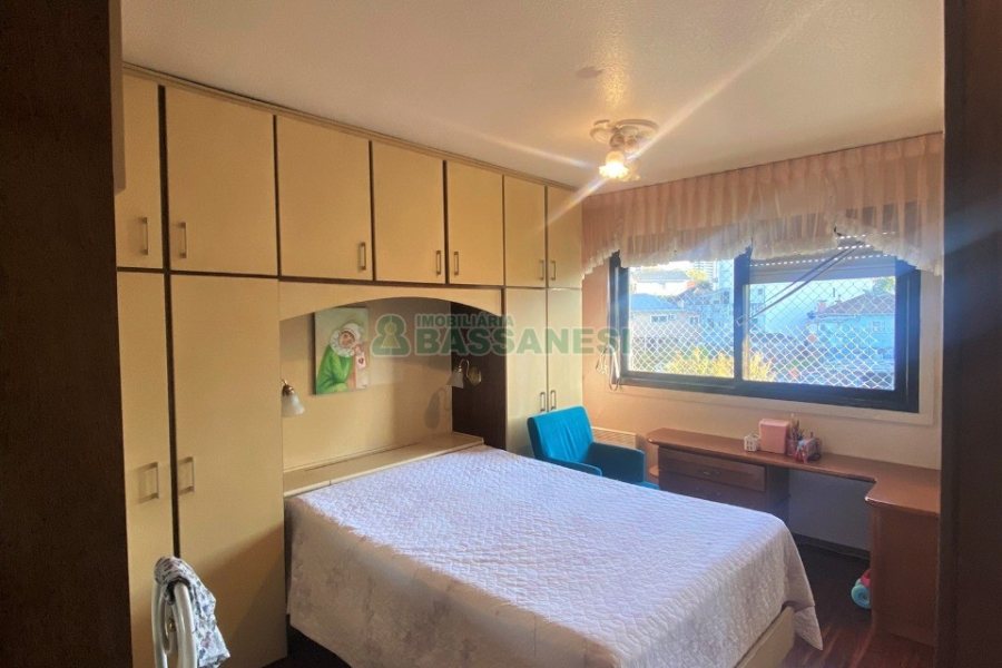 Apartamento com 223m², 4 dormitórios, 3 vagas, no bairro Marechal Floriano em Caxias do Sul para Comprar