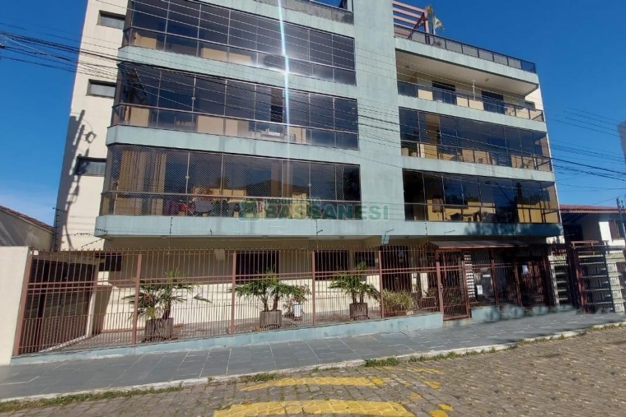 Apto Mobiliado com 193m², 3 dormitórios, 4 vagas, no bairro Pio X em Caxias do Sul para Comprar