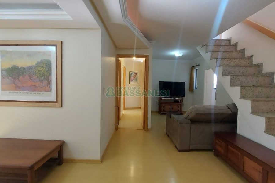 Apto Mobiliado com 193m², 3 dormitórios, 4 vagas, no bairro Pio X em Caxias do Sul para Comprar