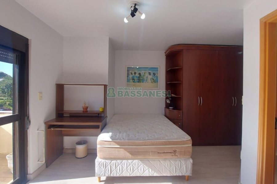 Apto Mobiliado com 193m², 3 dormitórios, 4 vagas, no bairro Pio X em Caxias do Sul para Comprar