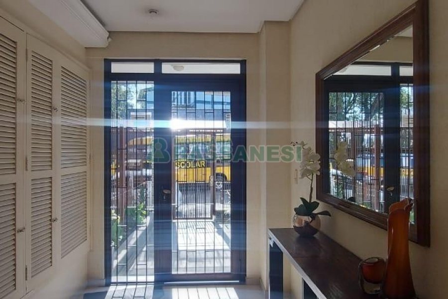 Apto Mobiliado com 193m², 3 dormitórios, 4 vagas, no bairro Pio X em Caxias do Sul para Comprar