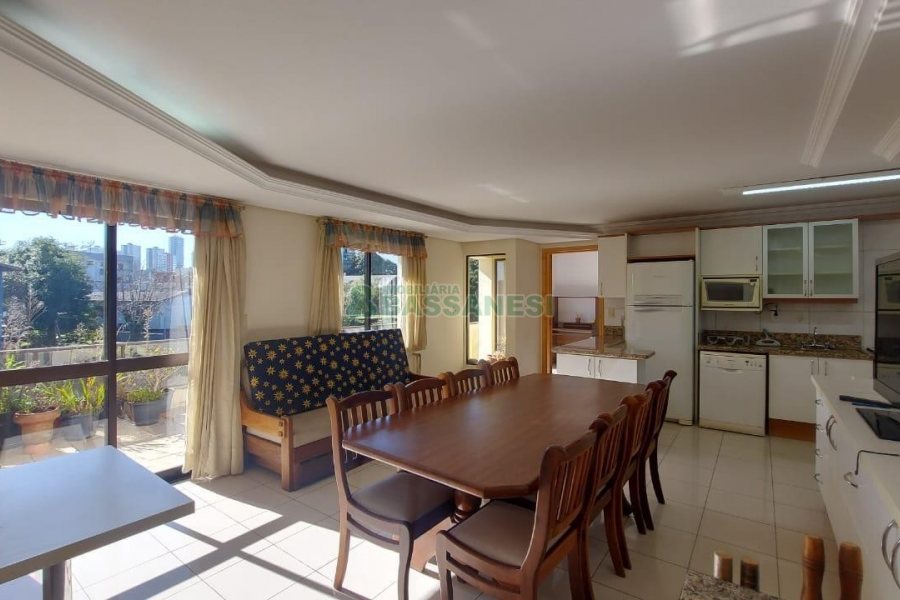Apto Mobiliado com 193m², 3 dormitórios, 4 vagas, no bairro Pio X em Caxias do Sul para Comprar