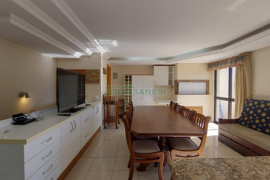 Apto Mobiliado com 193m², 3 dormitórios, 4 vagas, no bairro Pio X em Caxias do Sul para Comprar