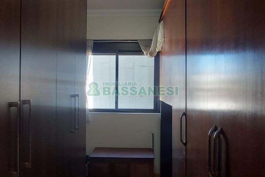 Apto Mobiliado com 193m², 3 dormitórios, 4 vagas, no bairro Pio X em Caxias do Sul para Comprar