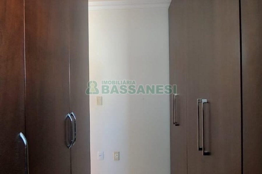 Apto Mobiliado com 193m², 3 dormitórios, 4 vagas, no bairro Pio X em Caxias do Sul para Comprar