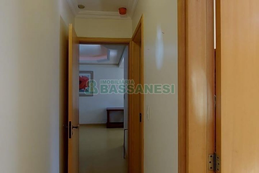 Apto Mobiliado com 193m², 3 dormitórios, 4 vagas, no bairro Pio X em Caxias do Sul para Comprar