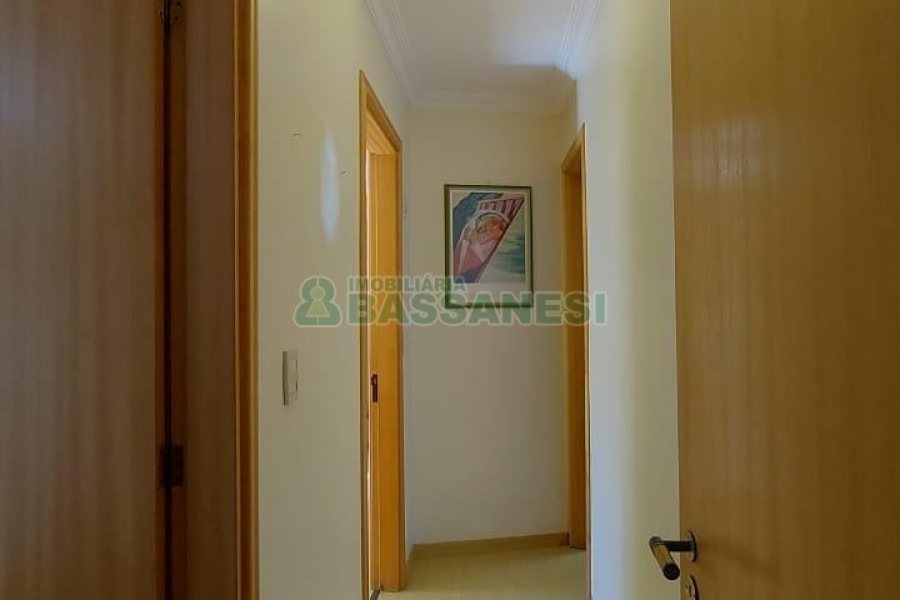 Apto Mobiliado com 193m², 3 dormitórios, 4 vagas, no bairro Pio X em Caxias do Sul para Comprar