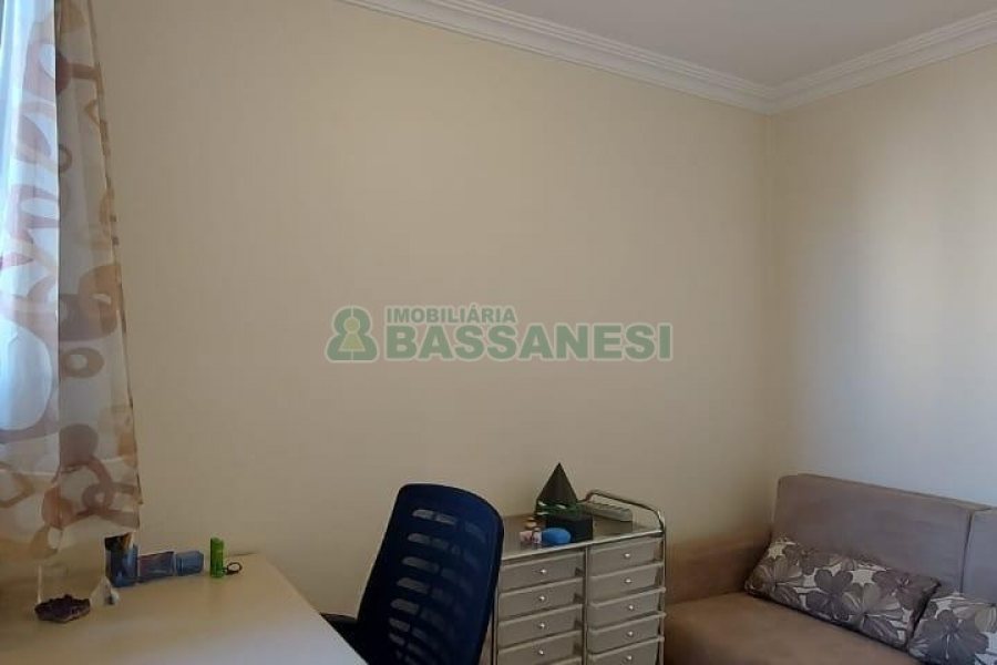 Apto Mobiliado com 193m², 3 dormitórios, 4 vagas, no bairro Pio X em Caxias do Sul para Comprar