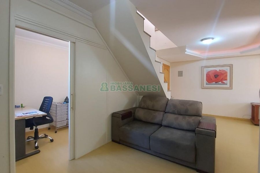 Apto Mobiliado com 193m², 3 dormitórios, 4 vagas, no bairro Pio X em Caxias do Sul para Comprar