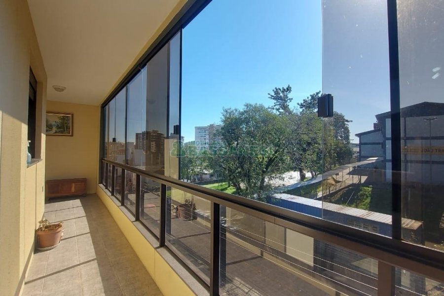 Apto Mobiliado com 193m², 3 dormitórios, 4 vagas, no bairro Pio X em Caxias do Sul para Comprar