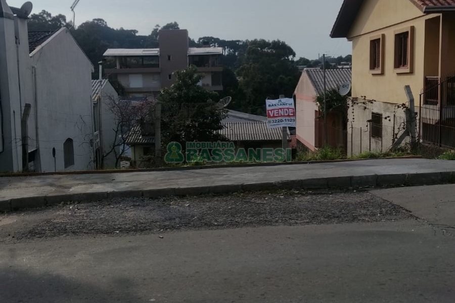 Terreno, no bairro Diamantino em Caxias do Sul para Comprar