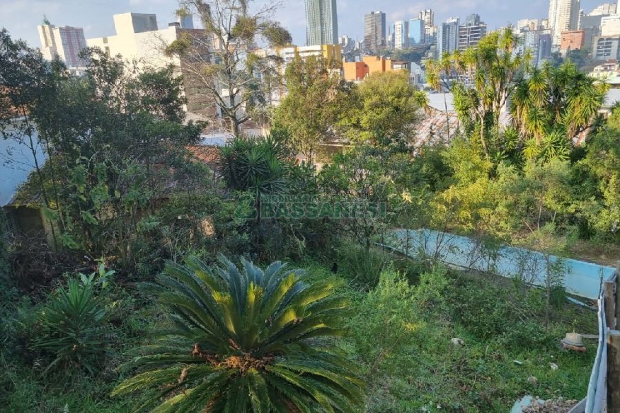 Terreno, no bairro Rio Branco em Caxias do Sul para Comprar
