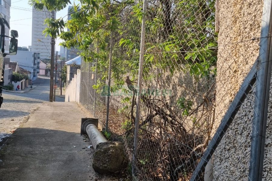 Terreno, no bairro Rio Branco em Caxias do Sul para Comprar