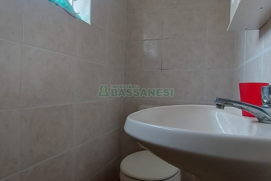 Casa com 209m², 3 dormitórios, 1 vaga, no bairro Rio Branco em Caxias do Sul para Comprar